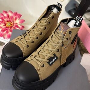 Palladium 🌹Women's High-Top Sneakers in Tan and these  are of great quality